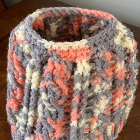 Crochet cable open hat - Picture 2 of 2